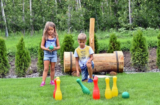 kinder-spielplatz-spielen