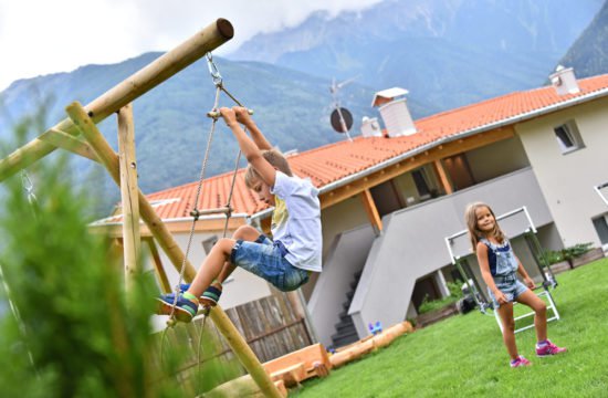 kinder-spielplatz-strickleiter